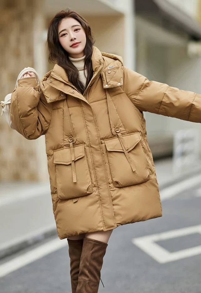 Fashionable loose mid-length women's white duck down jacket