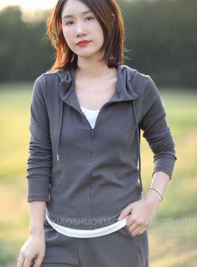 Simple and stylish two-piece design, fashionable and versatile hooded jacket, wo