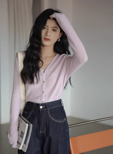 V-neck knitted cardigan women's autumn and winter new Korean design sense loose 