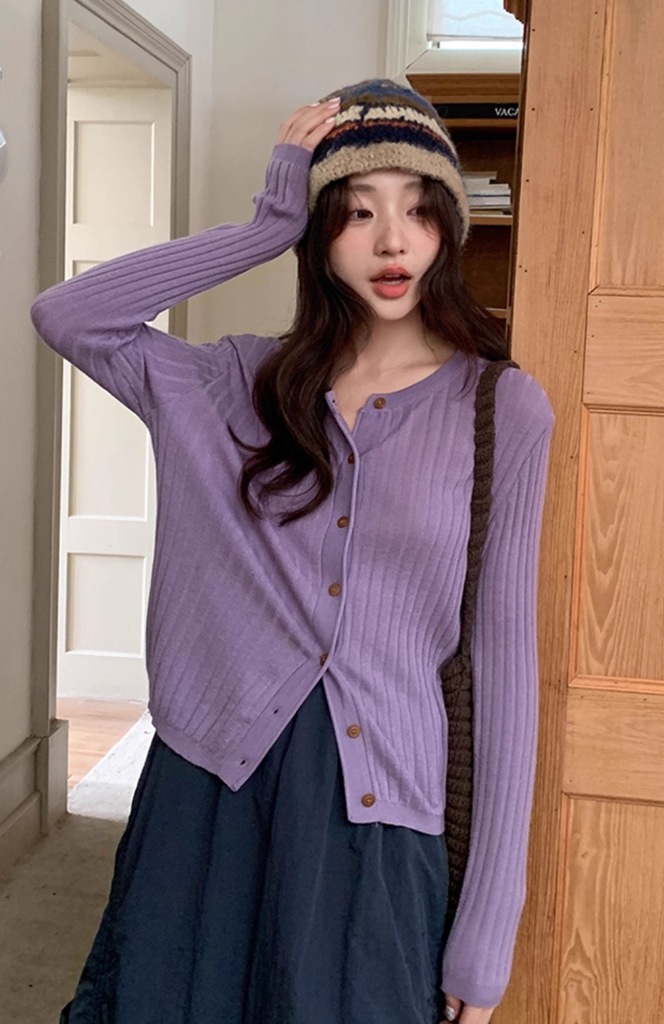 Round neck button knit cardigan