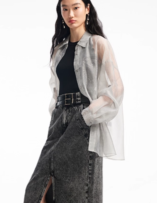 New loose silhouette fashionable printed off shoulder sleeves